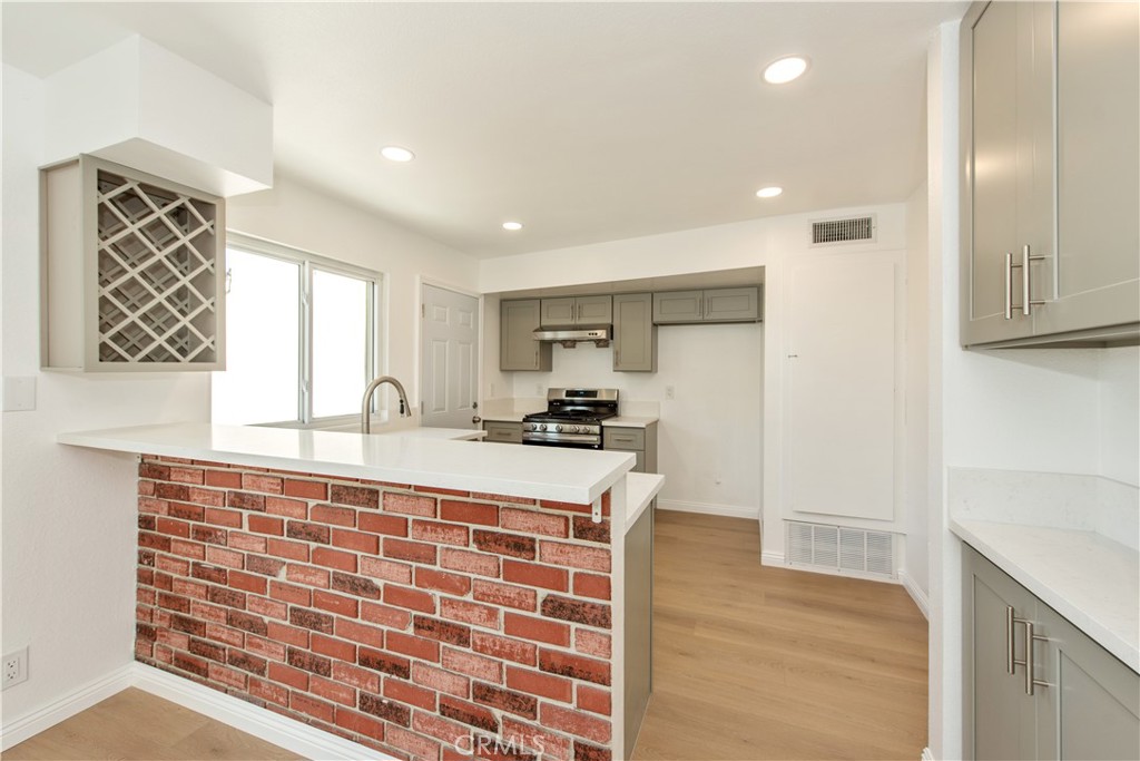 1237 W 6th