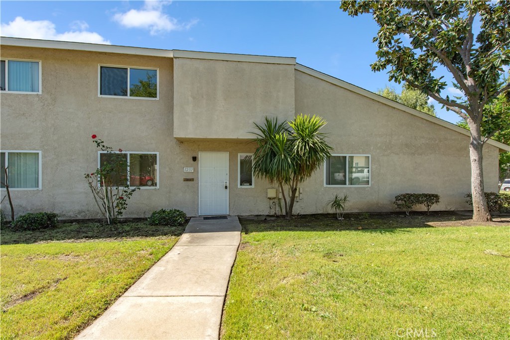 1237 W 6th