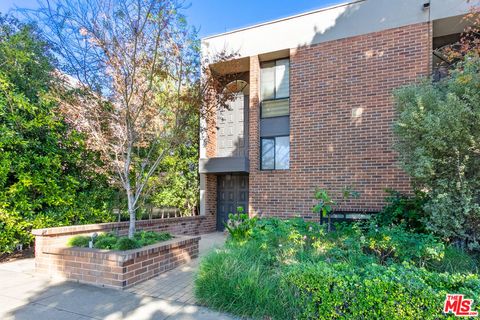 Photo of 9323 Burton Way #A, Beverly Hills, CA 90210 (MLS # 26653183)