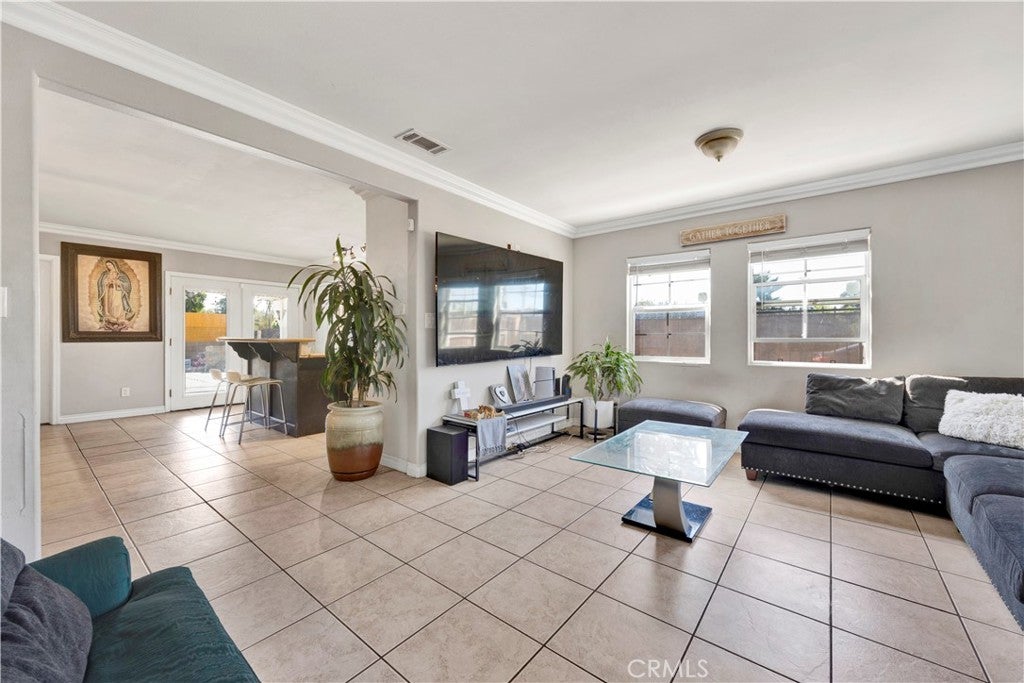 13286 Terra Bella Street, Pacoima CA 91331