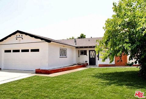 Photo of 20158 Gresham Street, Winnetka, CA 91306 (MLS # 26845941)