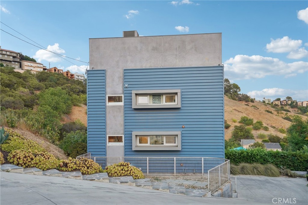 3640 Roseview Avenue