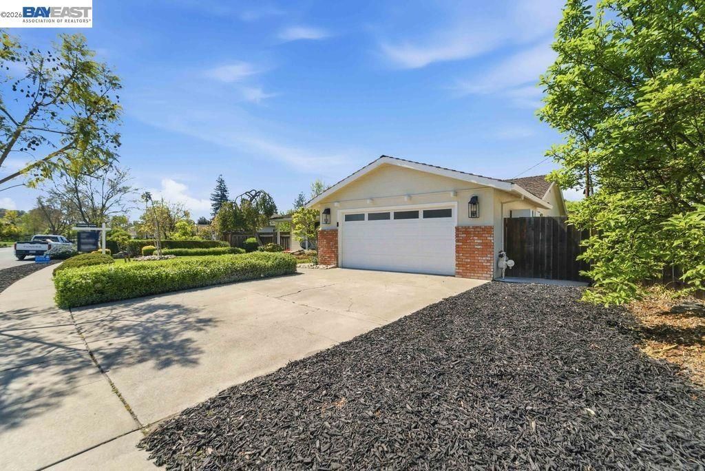 Photo of 43075 Gallegos Ave, Fremont, CA 94539 (MLS # 41128557)