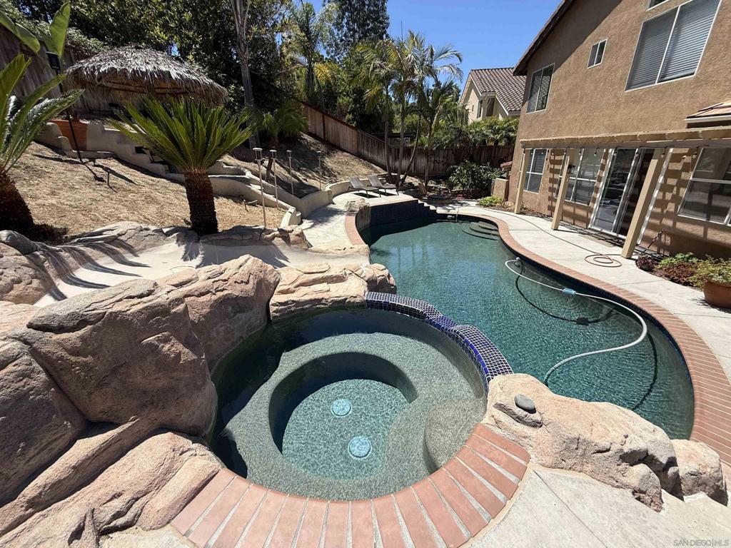 5006 Palmera DR