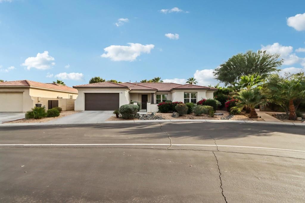 Photo of 101 Azzuro Drive, Palm Desert, CA 92211 (MLS # 219136946DA)