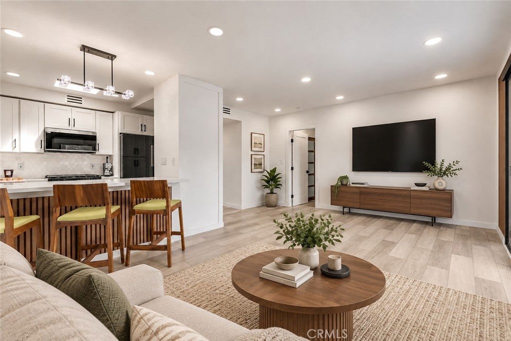 48201 Birdie Way A