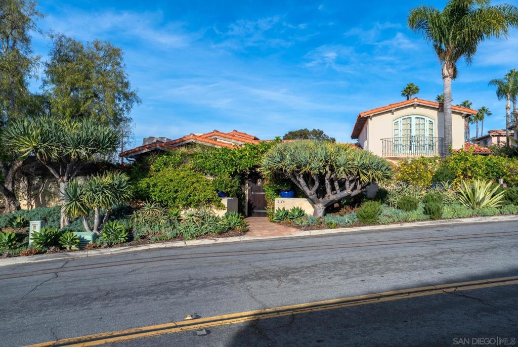 Rancho Santa Fe - Residential Lease