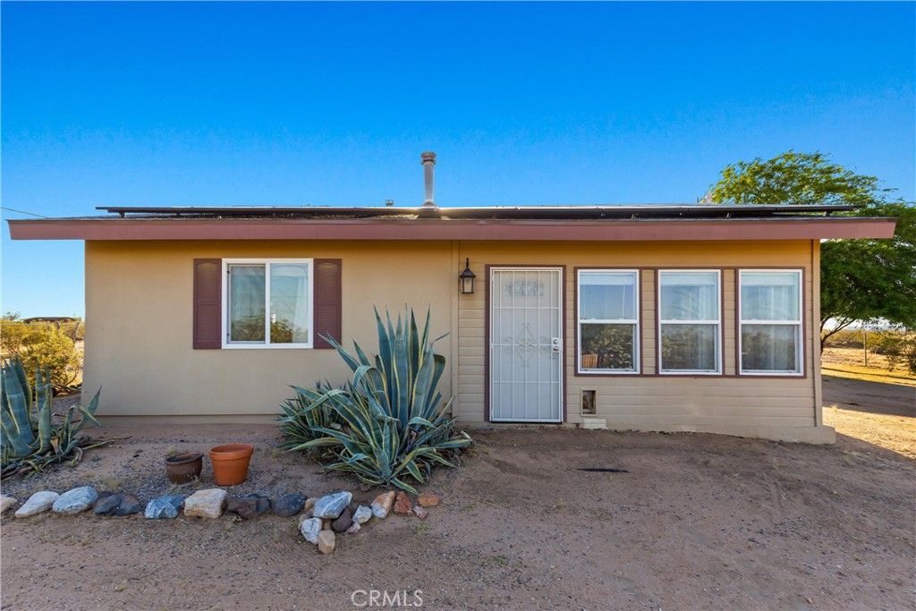 Photo of 1040 Jackalope Avenue, Joshua Tree, CA 92252 (MLS # TR26077442)
