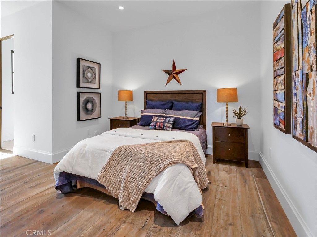 listing image 130722689609846261648