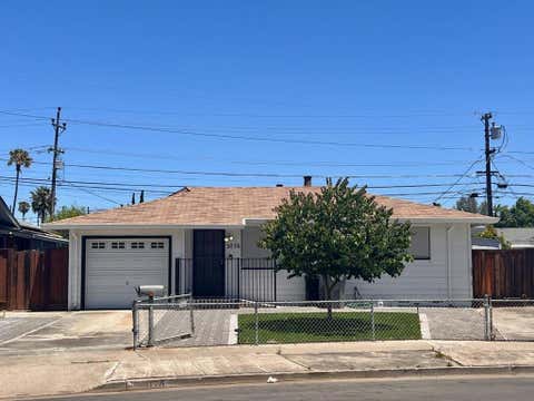 Photo of 3076 Ascot Lane, San Jose, CA 95111 (MLS # ML82050747)