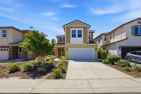 Photo of 221 Caputo Circle, Oakley, CA 94561 (MLS # ML82046945)