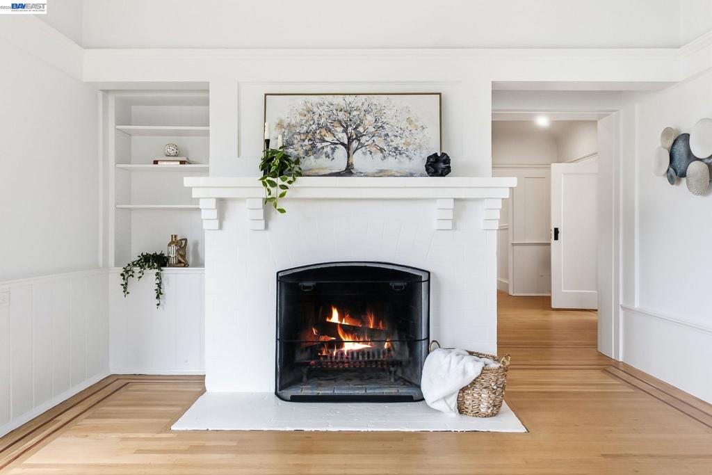 2404 Divisadero St