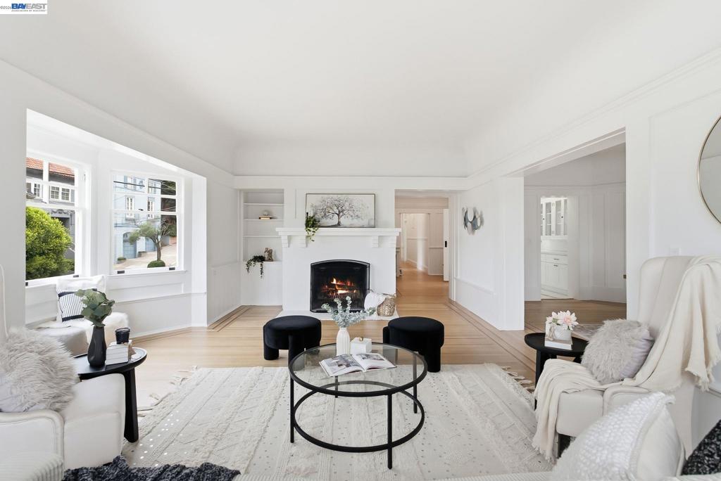 2404 Divisadero St