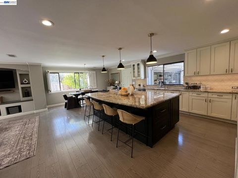 Photo of 181 Paraiso Dr, Danville, CA 94526 (MLS # 41126769)