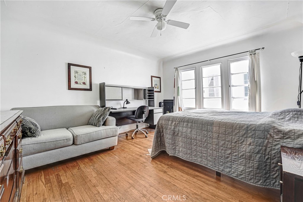 1071 S Crescent Heights Boulevard