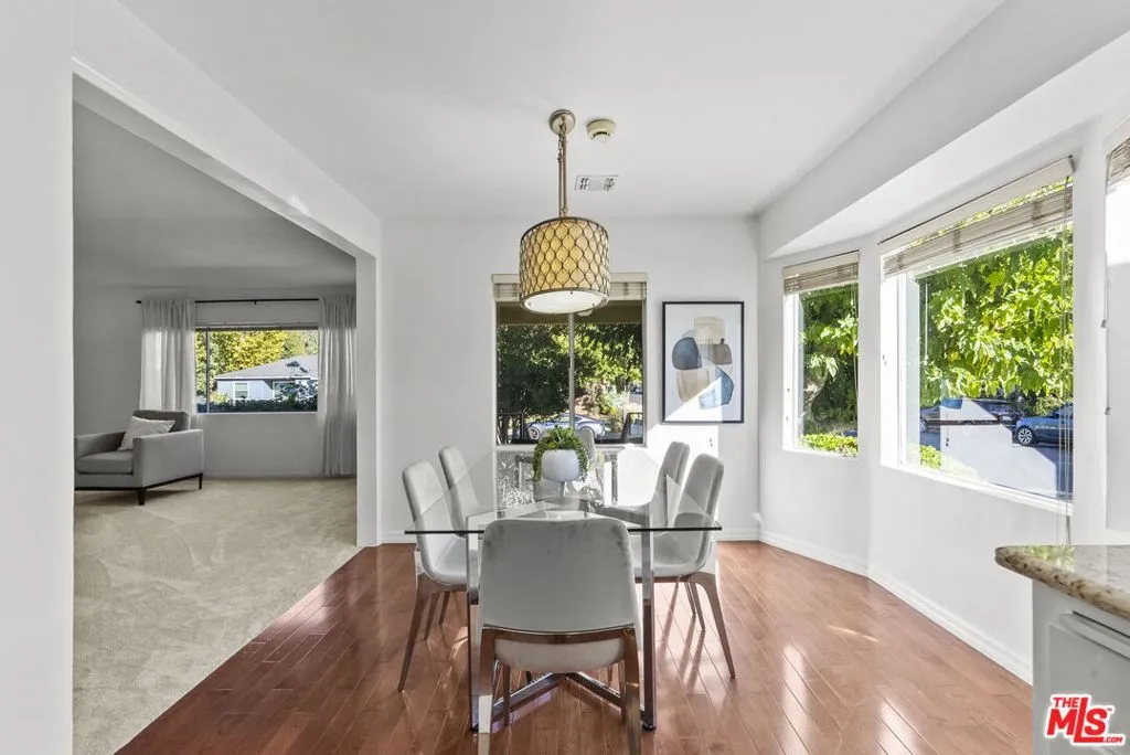 Encino, California 91436, United States, 3 Bedrooms Bedrooms, ,2 BathroomsBathrooms,Residential,Active,239473