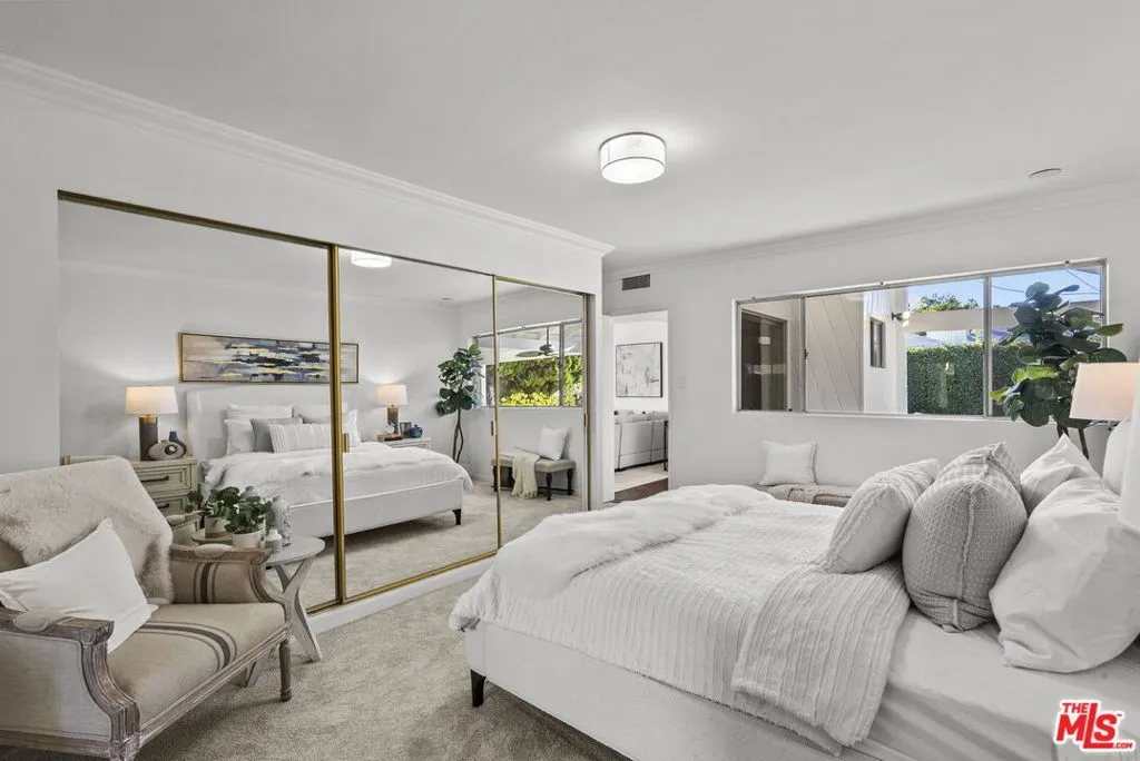 Encino, California 91436, United States, 3 Bedrooms Bedrooms, ,2 BathroomsBathrooms,Residential,Active,239473