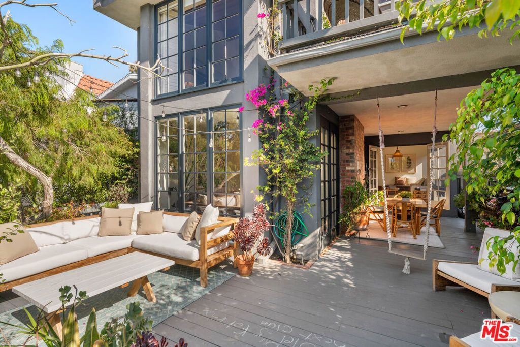 Photo of 432 Sherman Canal, Venice, CA 90291 (MLS # 26687027)