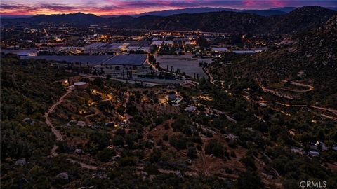 Photo of 38942 Jubilee Way, Fallbrook, CA 92028 (MLS # SW26081659)
