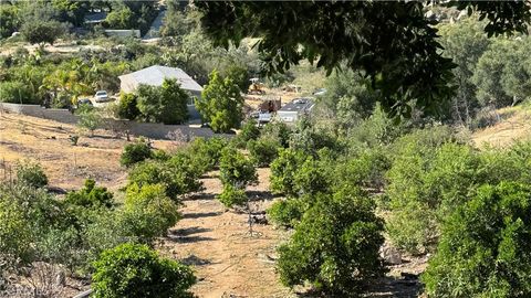 Photo of 38942 Jubilee Way, Fallbrook, CA 92028 (MLS # SW26081659)