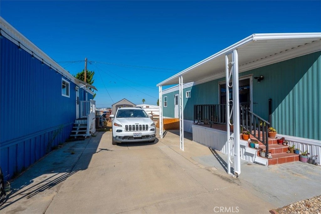 1600 E Clark 8
