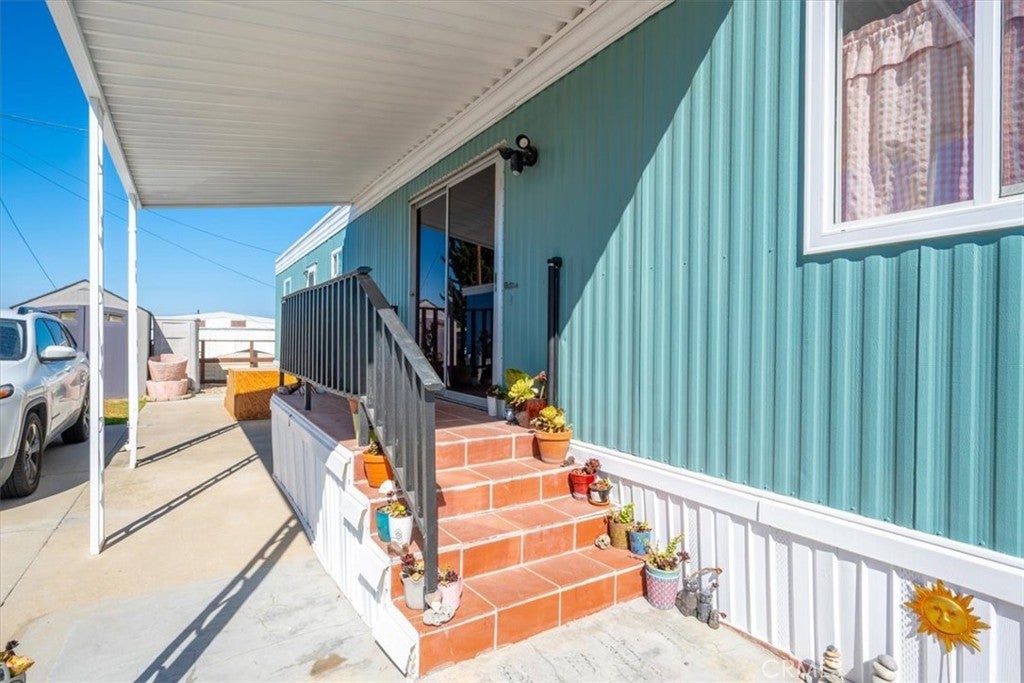 1600 E Clark 8