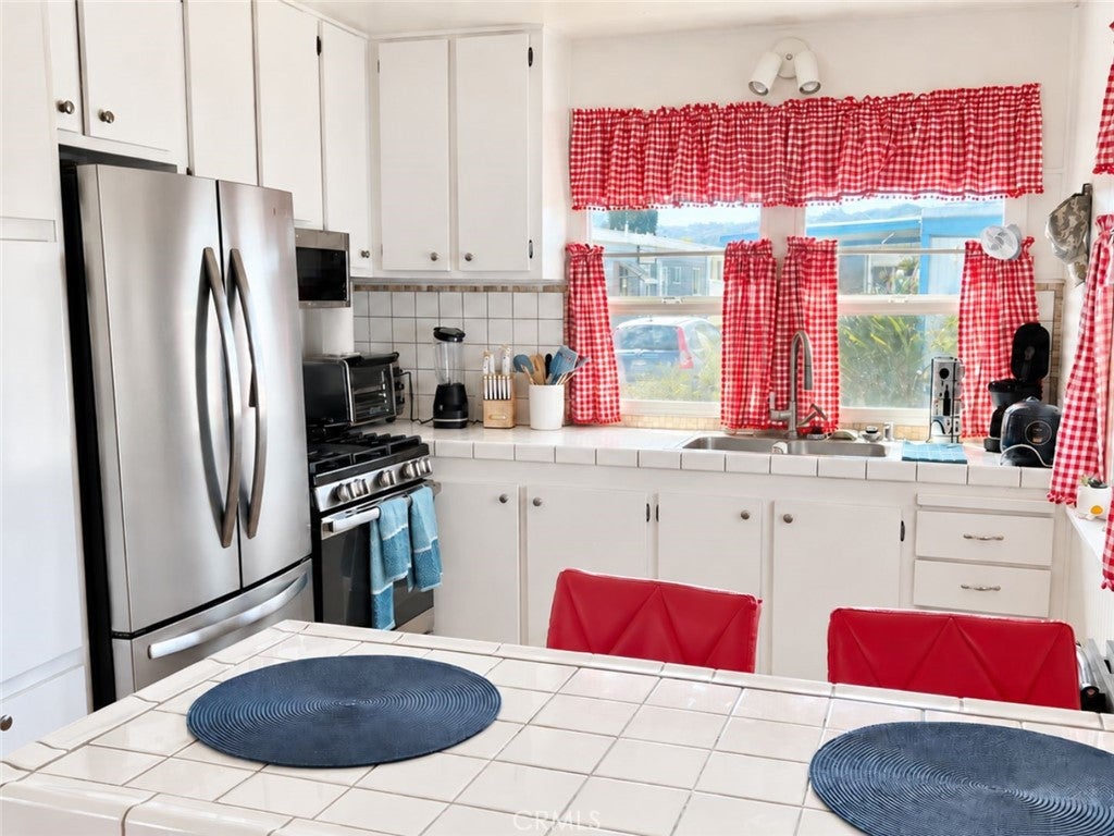 1600 E Clark 8