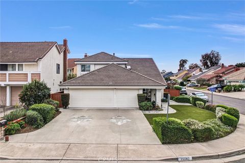 Photo of 25582 Hazelnut Ln, Lake Forest, CA 92630 (MLS # OC26031994)