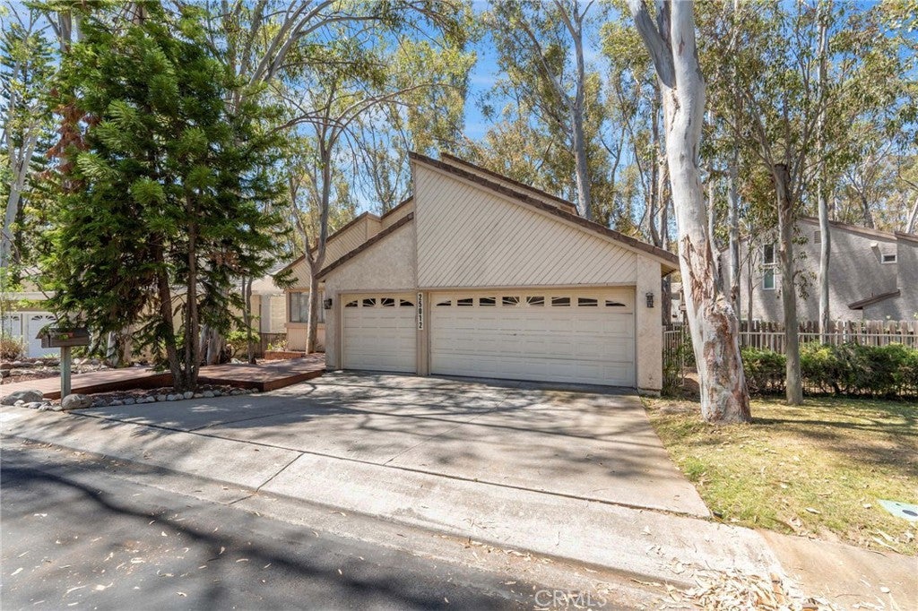 25012 Woodridge