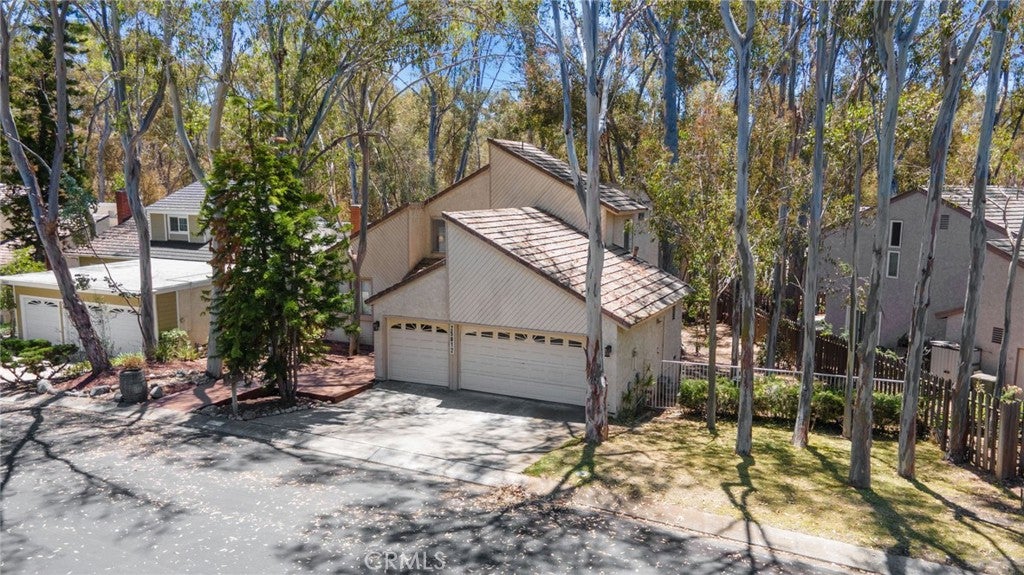 25012 Woodridge 25012 Woodridge