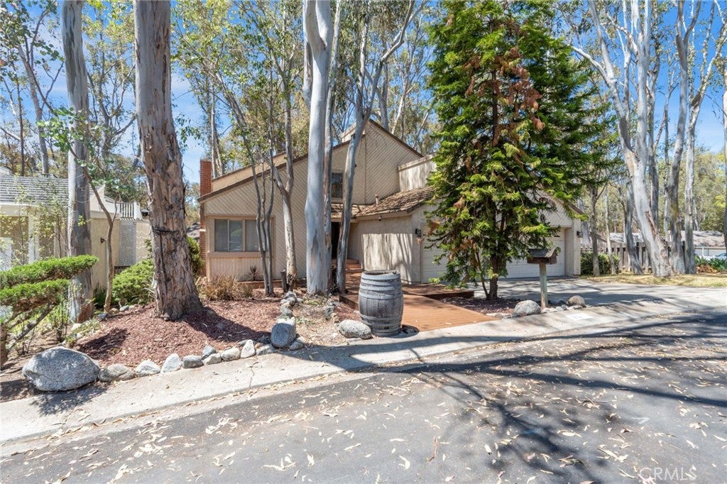 25012 Woodridge