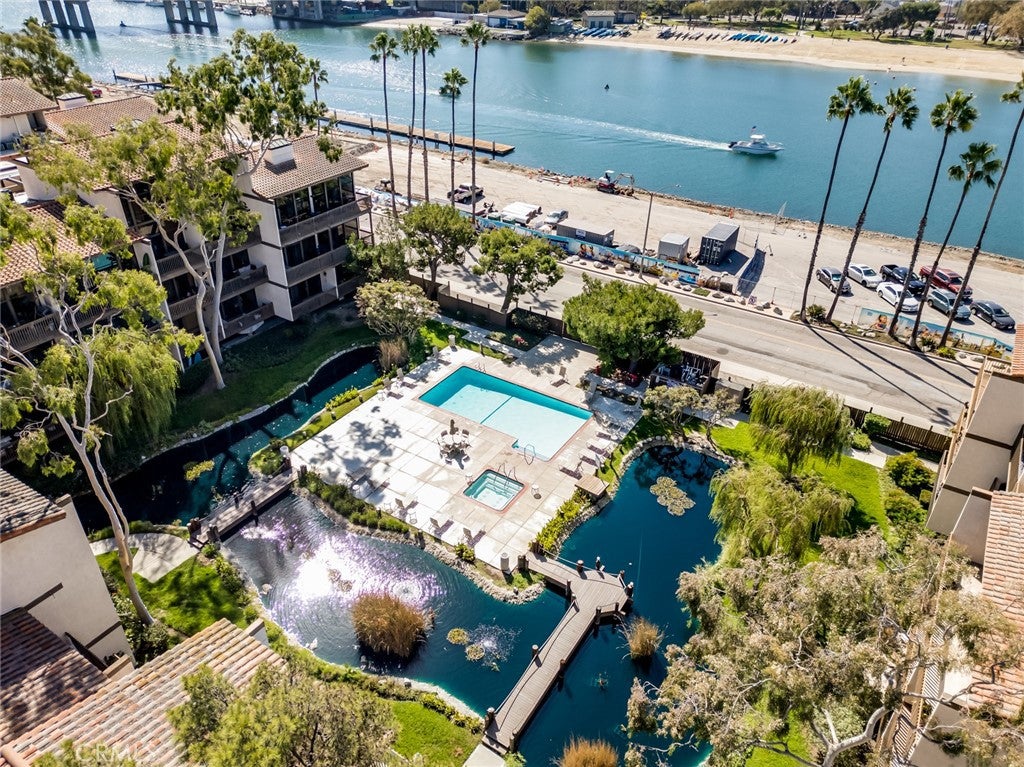 7316 N Marina Pacifica N