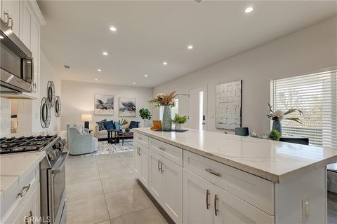 1364 S Ridgeley Los Angeles CA 90019