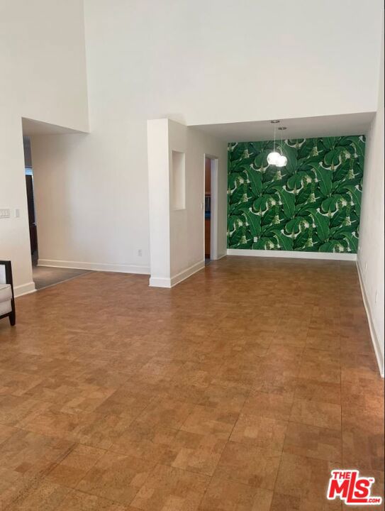 1940 N Highland Avenue PH 81
