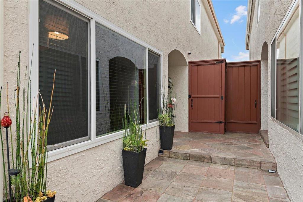 444 Fathom Drive
