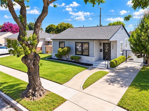 Photo of 2380 Argonne AVE, Long Beach, CA 90815 (MLS # PW26194681)