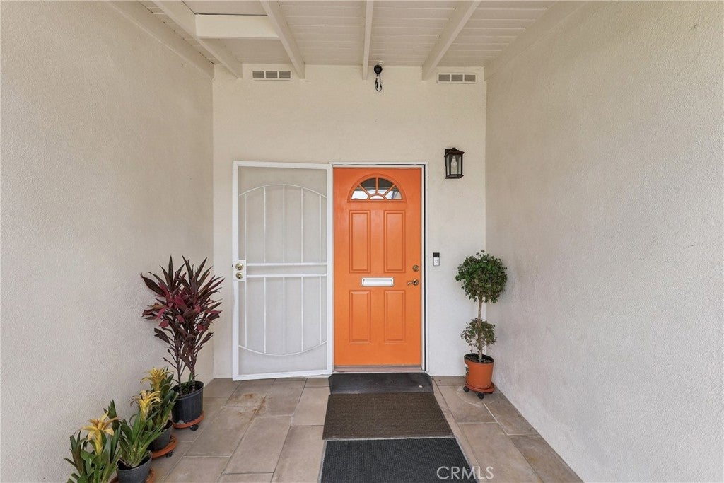 1284 E Florida
