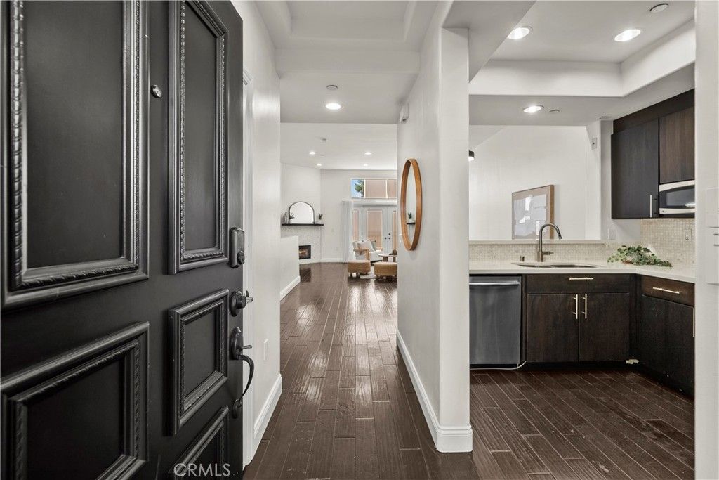 Photo of 12020 Guerin St #PH2, Studio City, CA 91604 (MLS # SR26044919)