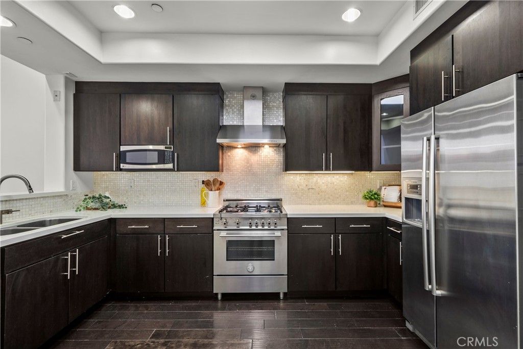 Photo of 12020 Guerin St #PH2, Studio City, CA 91604 (MLS # SR26044919)