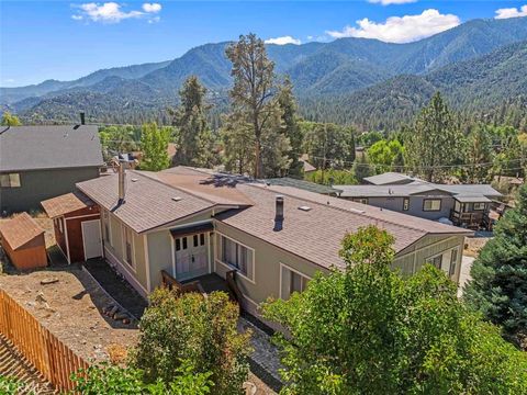 Photo of 2804 Klondike Way, Pine Mountain Club, CA 93222 (MLS # SR25219407) Photo of 2804 Klondike Way, Pine Mountain Club, CA 93222 (MLS # SR25219407)