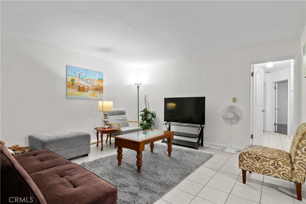 444 Obispo Avenue 3