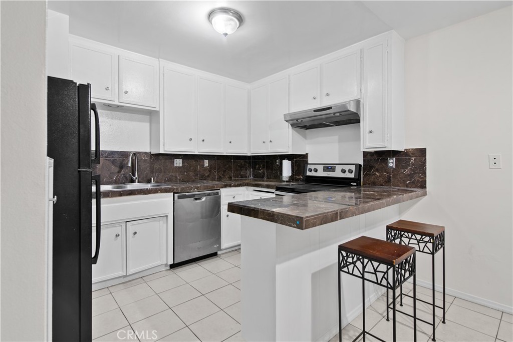 444 Obispo Avenue 3