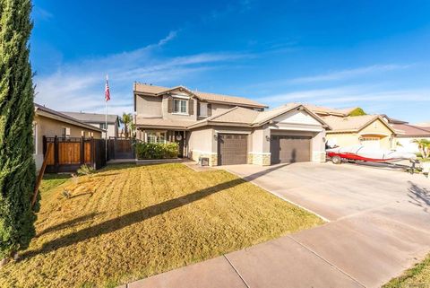 Photo of 226 Quail Run Dr, El Centro, CA 92243 (MLS # 260005099SD)