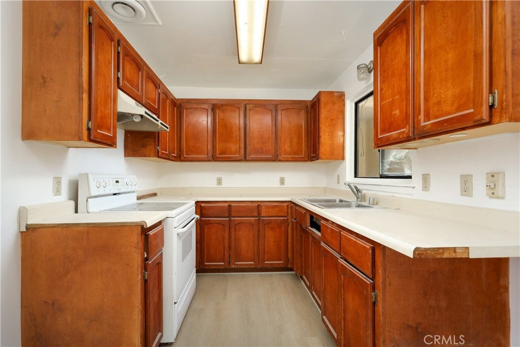 1109 W Lumber Street
