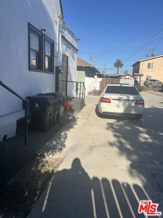 1416 W 37th Drive