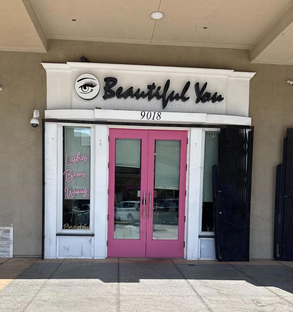 Dont miss this opportunity on becoming an investor on this turnkey property! Has been in business for 10 years and still thriving! Located in a premium location in Vietnam Town where the shops lie on the heavy traffic street of Story road, between Walmart and Grand Century Mall. Retirement is the reason for sale.