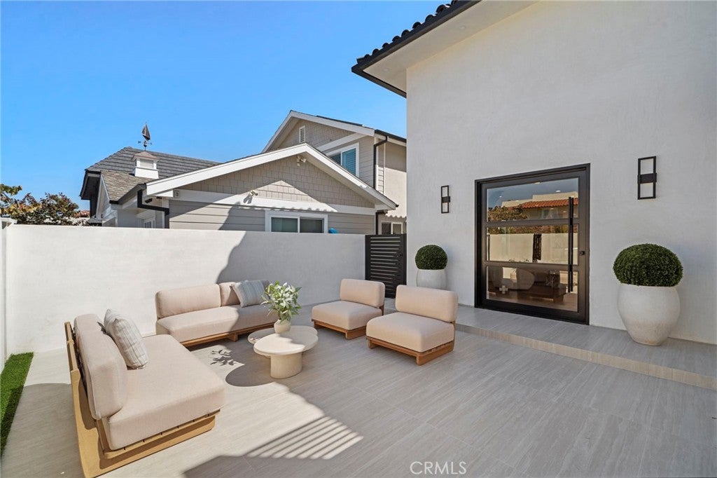 4042 Figaro, Huntington Beach CA 92649 - Photo 6