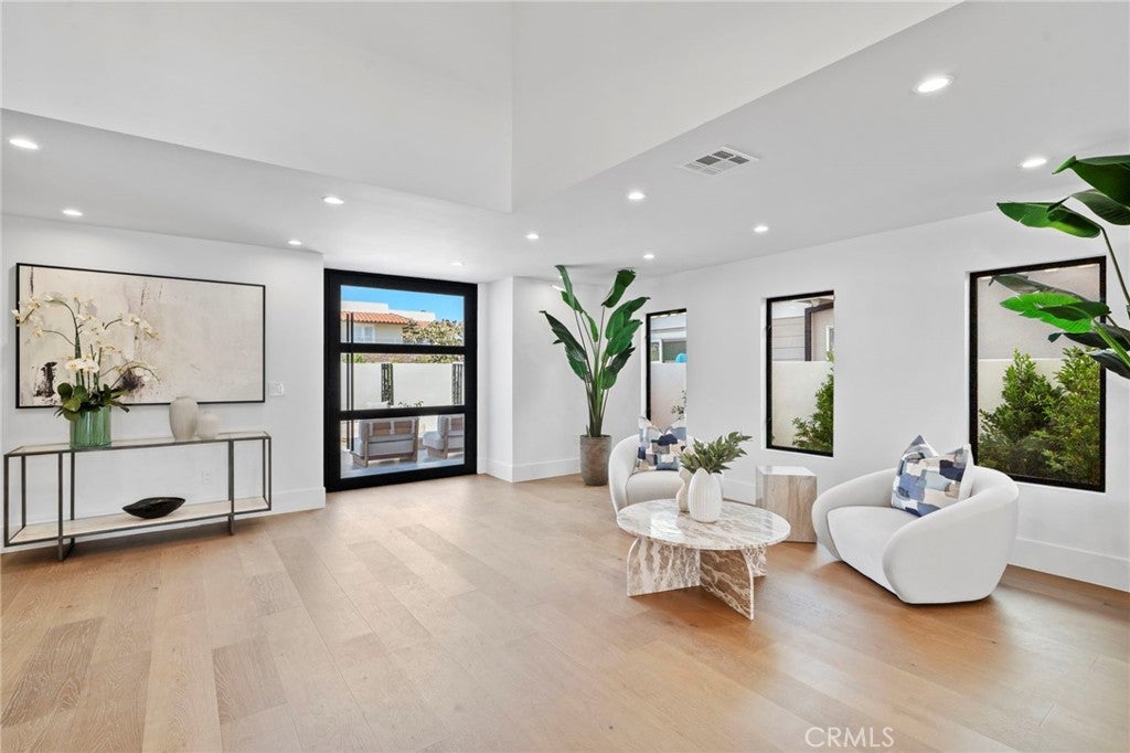 4042 Figaro, Huntington Beach CA 92649 - Photo 9