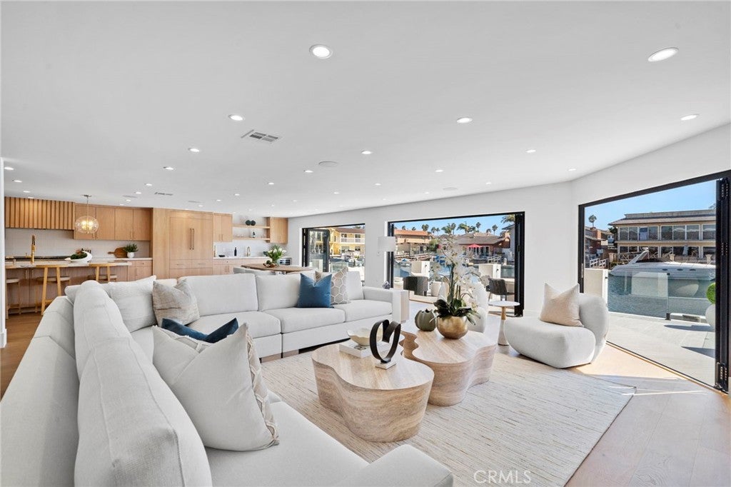 4042 Figaro, Huntington Beach CA 92649 - Photo 23