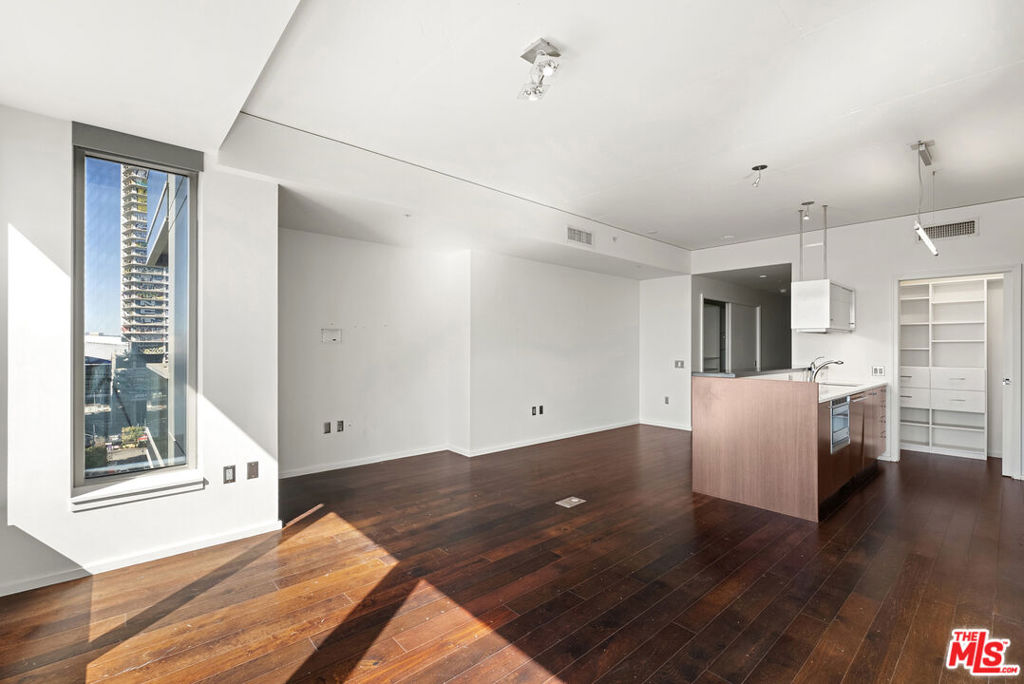 1155 S Grand Avenue 1103